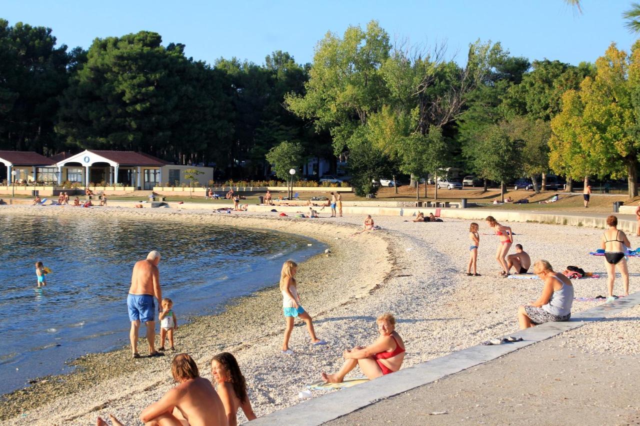 Family Friendly Apartments With A Swimming Pool Valbandon, Fazana - 2201 스틴잔 외부 사진