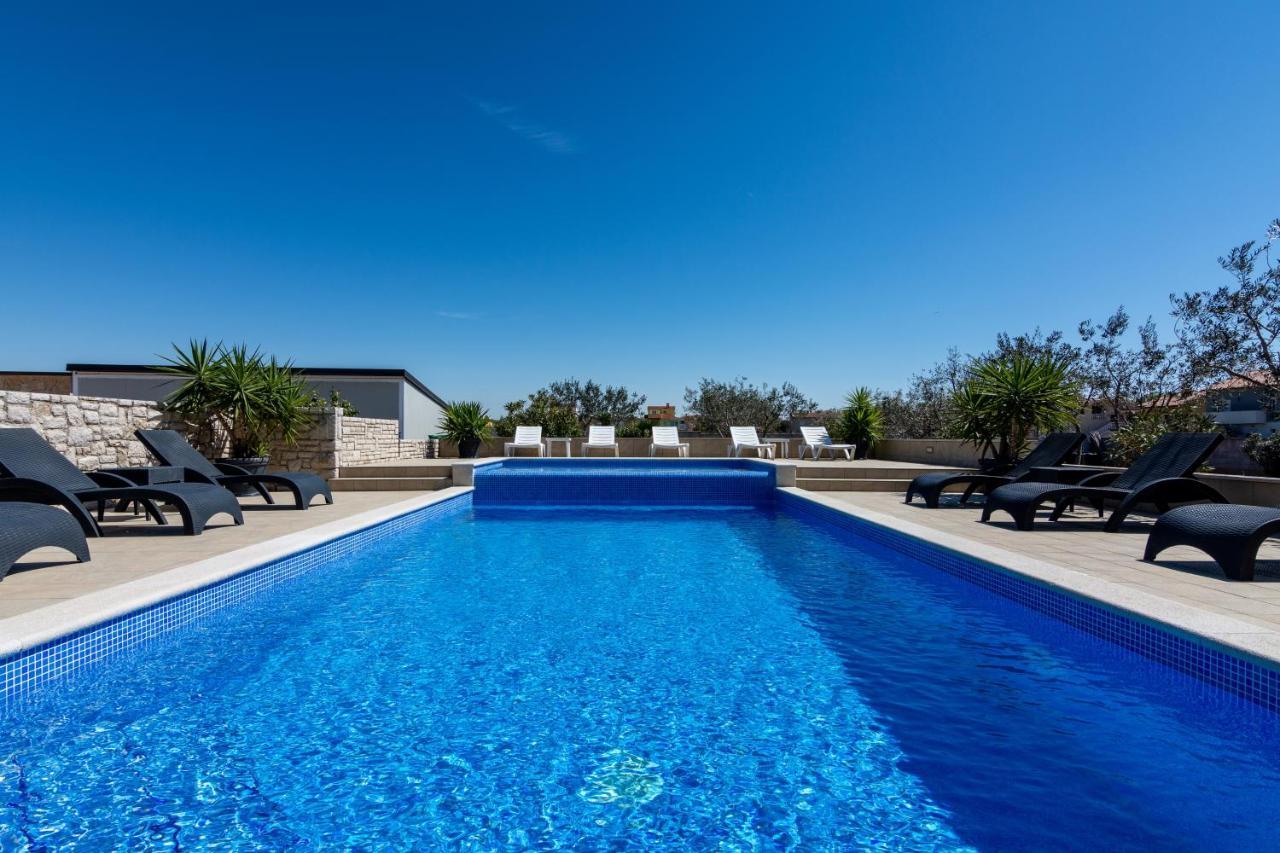 Family Friendly Apartments With A Swimming Pool Valbandon, Fazana - 2201 스틴잔 외부 사진