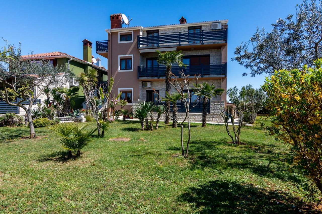 Family Friendly Apartments With A Swimming Pool Valbandon, Fazana - 2201 스틴잔 외부 사진