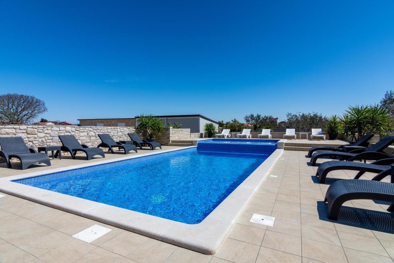 Family Friendly Apartments With A Swimming Pool Valbandon, Fazana - 2201 스틴잔 외부 사진
