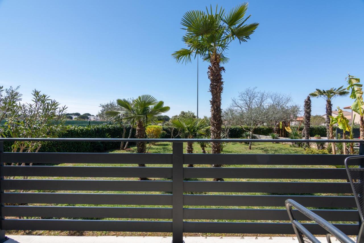 Family Friendly Apartments With A Swimming Pool Valbandon, Fazana - 2201 스틴잔 외부 사진
