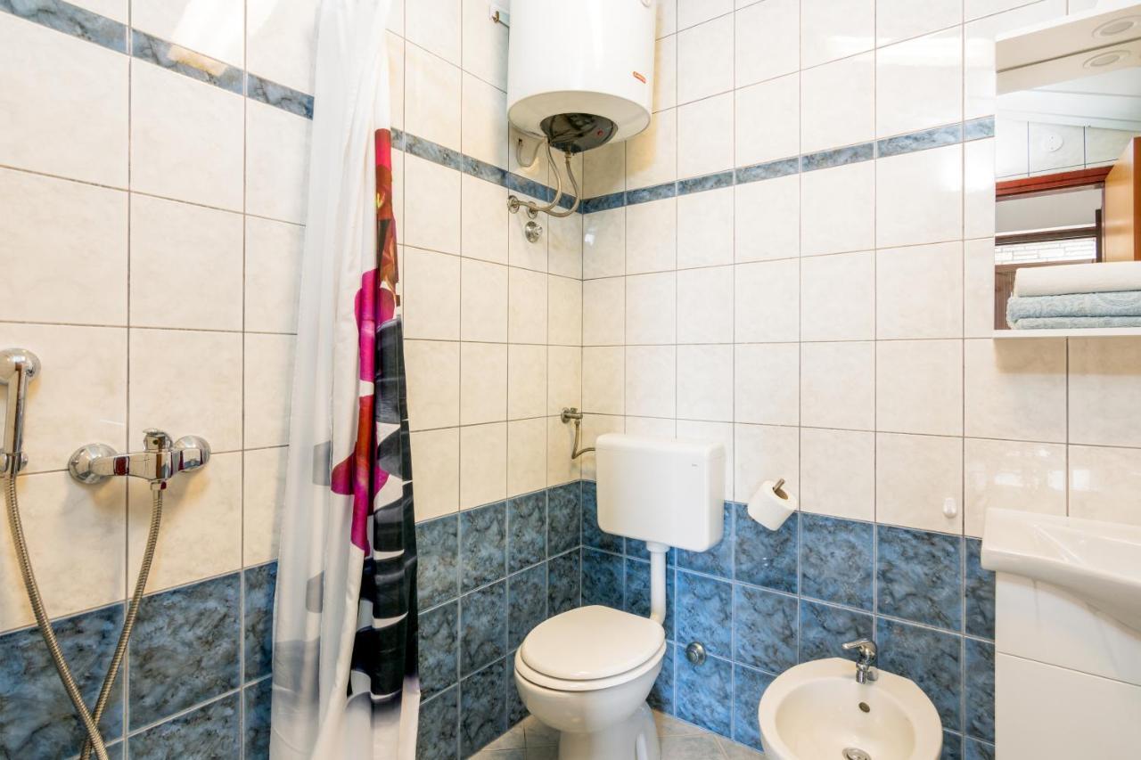 Family Friendly Apartments With A Swimming Pool Valbandon, Fazana - 2201 스틴잔 외부 사진