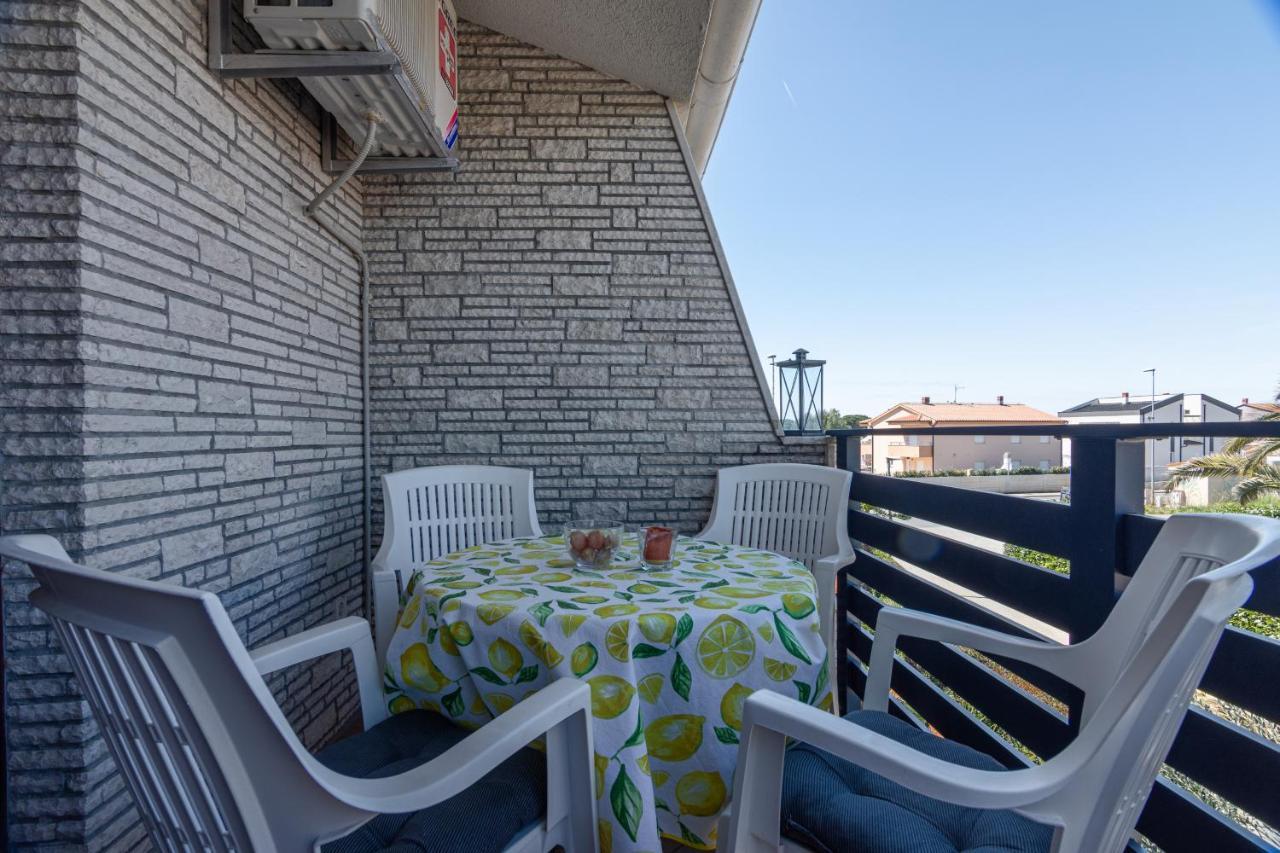 Family Friendly Apartments With A Swimming Pool Valbandon, Fazana - 2201 스틴잔 외부 사진