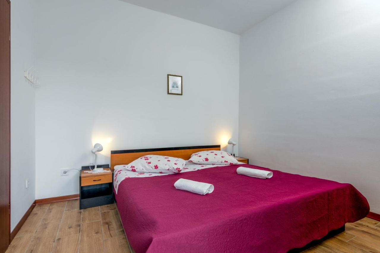 Family Friendly Apartments With A Swimming Pool Valbandon, Fazana - 2201 스틴잔 외부 사진