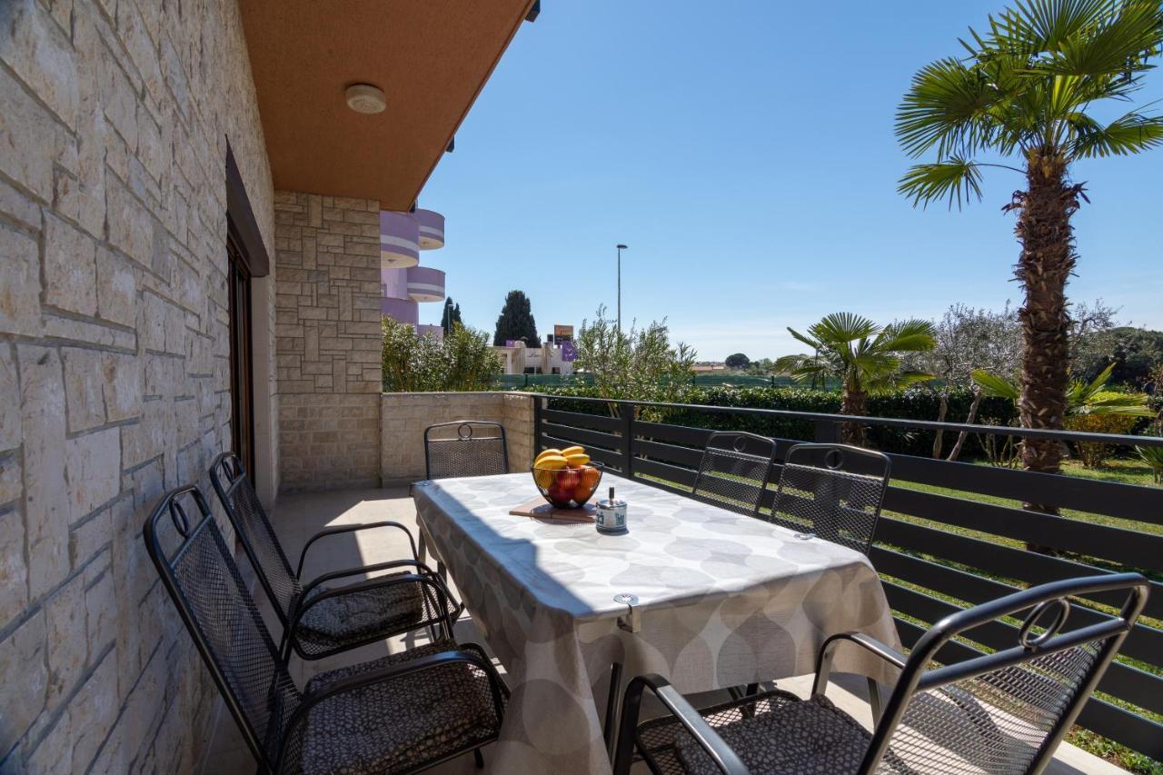 Family Friendly Apartments With A Swimming Pool Valbandon, Fazana - 2201 스틴잔 외부 사진